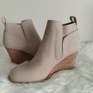 New Dolce Vita women's booties size 9